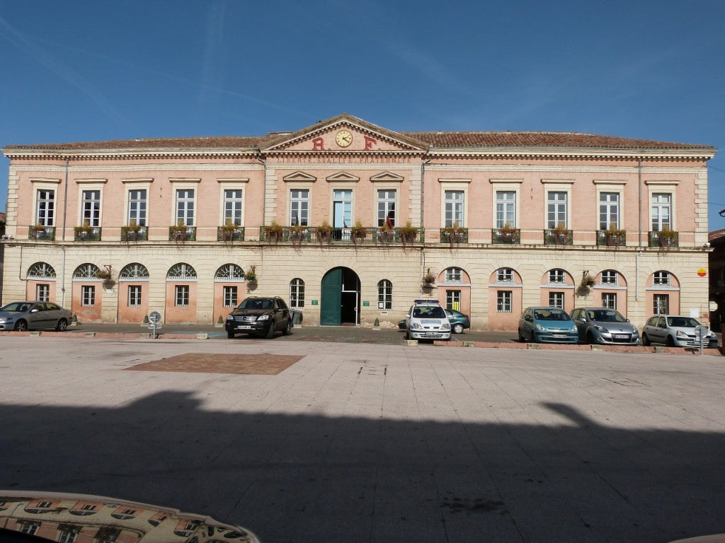 Isle-jourdain-Gers-hotel-de-ville