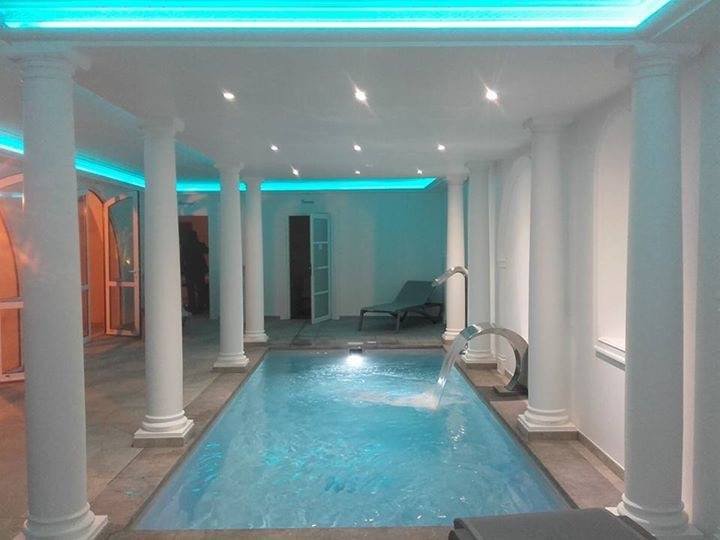 week-end en amoureux en hotel Gers piscine à jet de l'hôtel