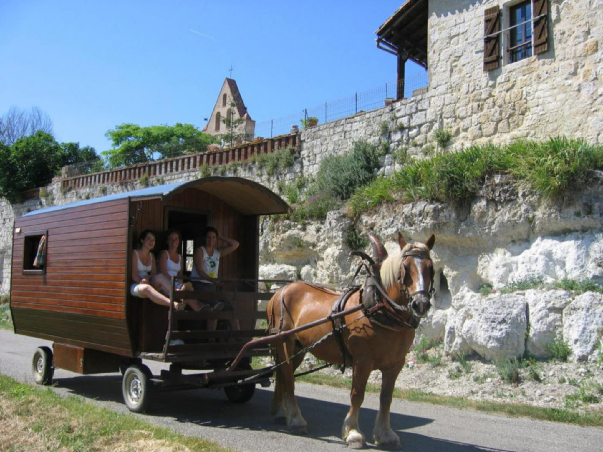 sejour-roulotte-attelee-cheval-Gers