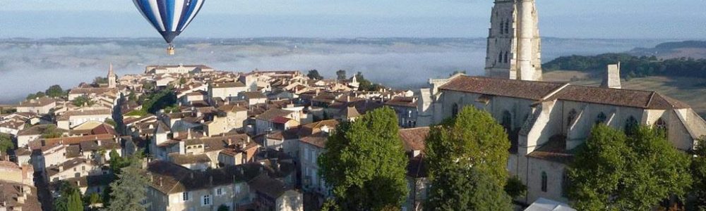 montgolfière au-dessus de Lectoure Gers